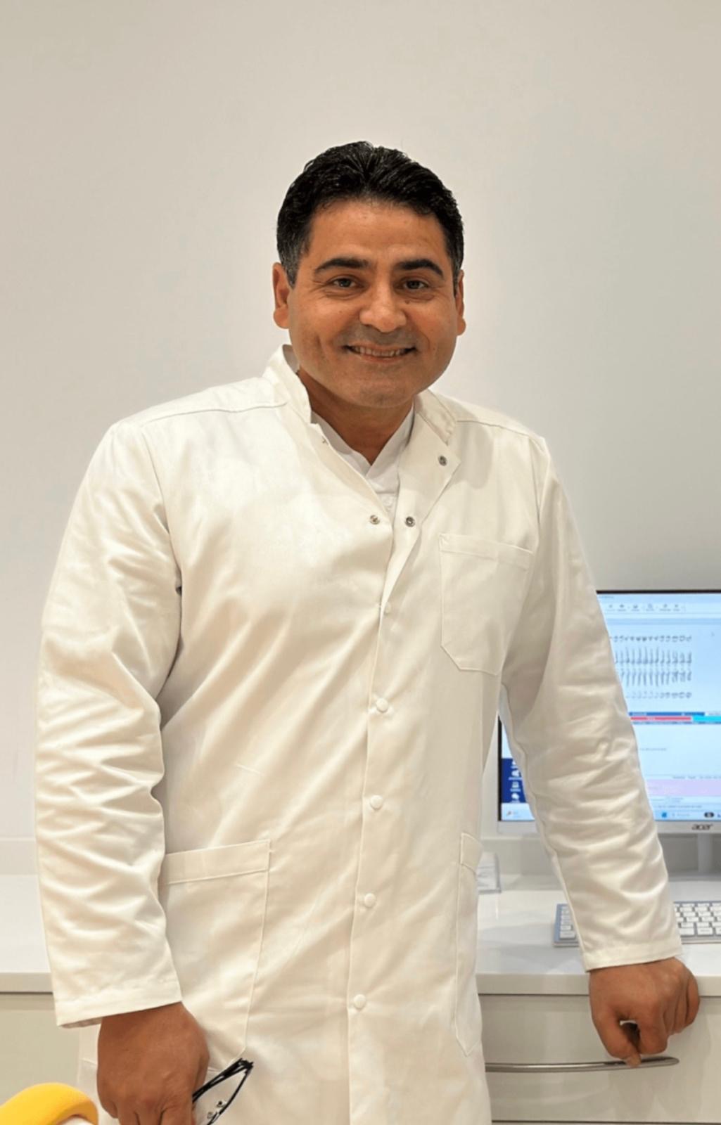 Dr. Emad Bayat